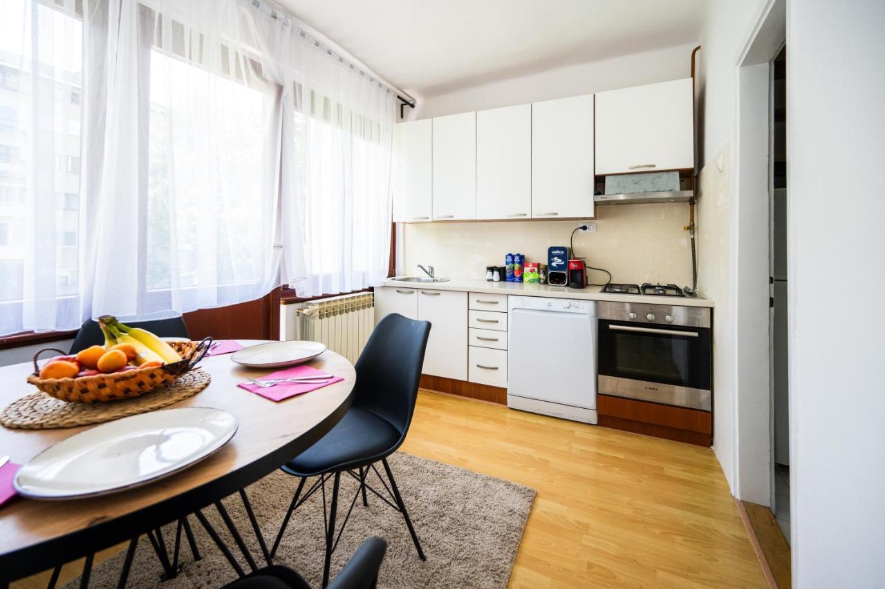 Cozy One-Bedroom Apartment Near City Center SJJ Exterior foto